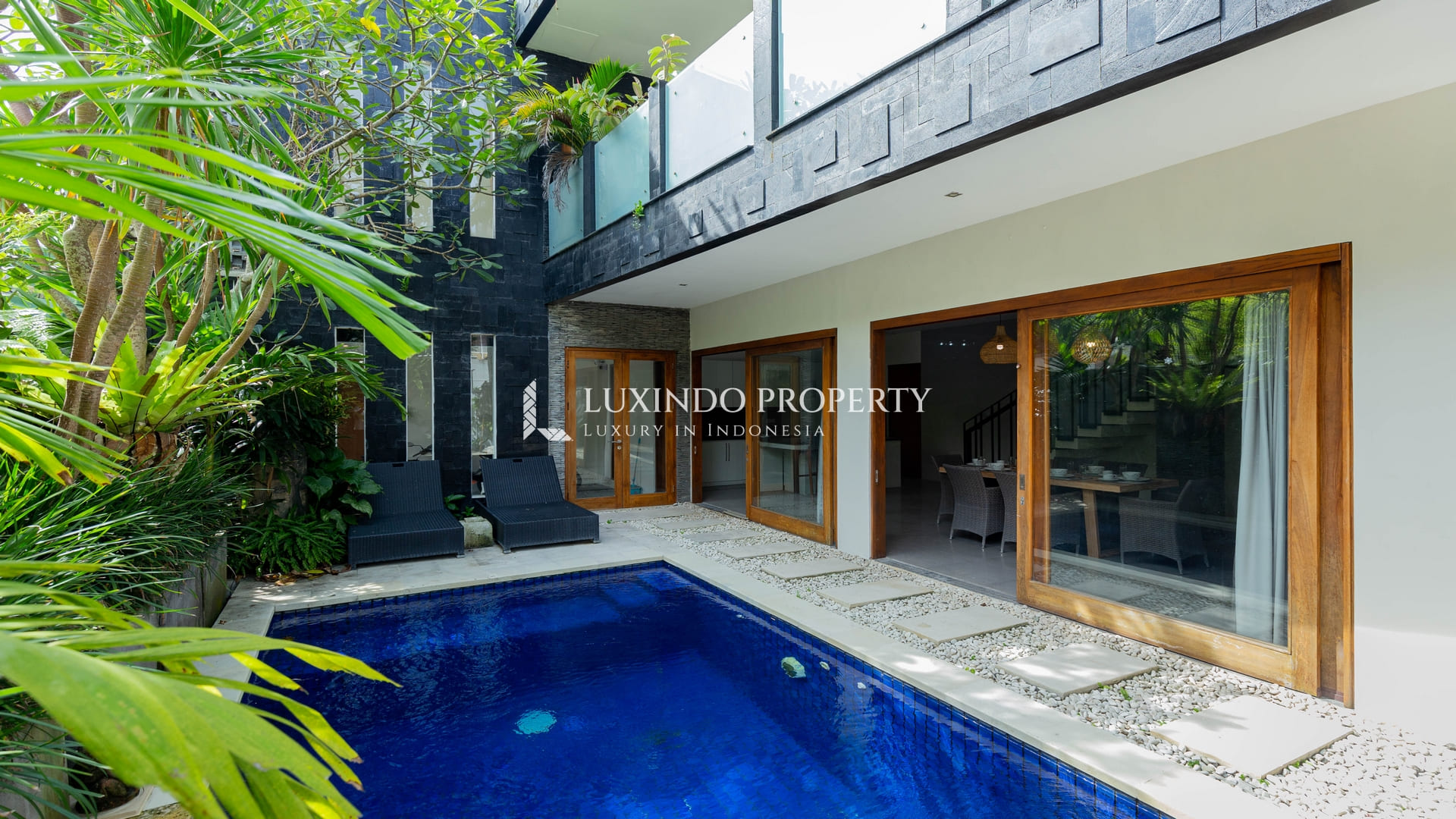 BERAWA – 3-LEVEL MODERN VILLA WALK TO BEACH (RV467)